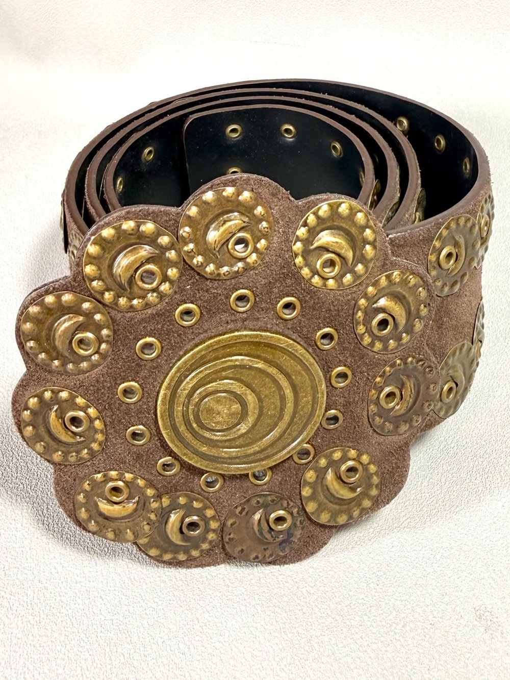 Lake Shore Drive Vintage Brown Leather and Brass Decorative Waist Belt - Picture 2 of 11